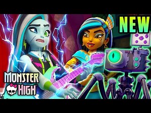 Frankie Zaps Cleo Into A Camera Monster! | New Monster High Animated Series
