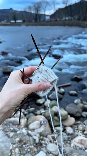 Knitting hand warmers #knitdiet #handwarmers