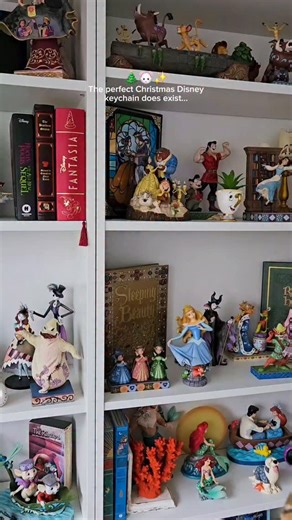 🎄🐭✨️ The perfect Christmas Disney keychain does exist... 🌟 As soon as I saw this little Mickey on @disneystoreuk , I just knew I had to have him! He's going to be coming with me somewhere very exciting next week 🥹👀🥰 @disneyuk @disneyfamilyuk @mickeymouse #disneyuk #disneystoreuk #christmas #santaclaus🎅 #mickeymouse #disneyhome #disneyhaul #disneykeychain #haul #christmashaul #disneyland #disneyworld #waltdisneyworld #instadisney #disneygram #waltdisneyworld #disneyparks #disneyprincess #d