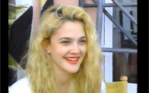 Drew Barrymore在[Poison Ivy]片场接受采访 1991