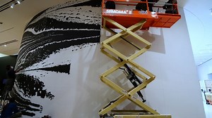 Ready to be razzle dazzled? Watch as Tauba Auerbach and collaborators from New Bohemia Signs paint a mural in an updated twist on a World War I-era maritime technique known as "dazzle camouflage." Find out more about this pattern get tickets to see "Tauba Auerbach — S v Z" before the exhibition closes on May 1: https://bit.ly/3v985Z6 | SFMOMA San Francisco Museum of Modern Art