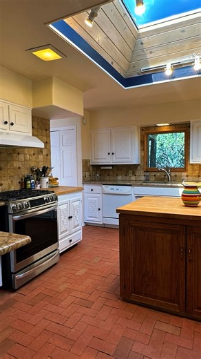 🌄 Views Inside and Out This property truly has it all—breathtaking views and standout features both inside and out that you don’t often find all in one place. Every detail, from the architecture to the landscape, is designed to inspire and impress. To Book Your Stay - https://www.adobedestinations.com/, or contact us at 505-471-9186 or email us at info@adobedestinations.com. #UnmatchedViews #LuxuryLiving #AdobeDestinations #staysantafe #santafevacation #santafenewmexico #wheretostayinsantafe #t