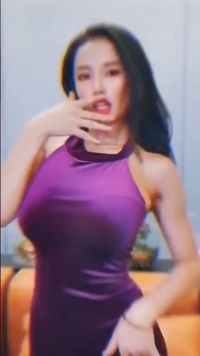 Echo Yue chinese fashion street world famous model