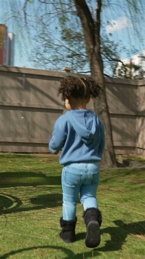 Many children need extra support during transitions, whether it’s moving between activities, leaving the house, or changing routines. This post shares practical, evidence-based strategies families can use to support smoother transitions throughout the day. 📖 Our blog explores why transitions are challenging and how families can support success. Read here: https://hubs.la/Q0409H4R0 #ParentSupport #AutismStrategies #Transitions #KindBehavioralHealth | Kind Behavioral Health