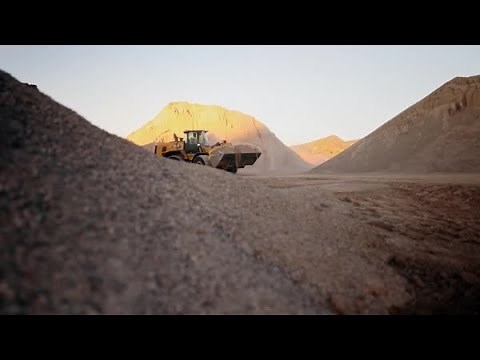 New Cat® 972 & 972 XE Wheel Loaders: Operators Weigh In