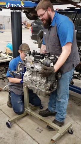 Step-by-Step Guide on Installing a New Engine in a Ford Escape