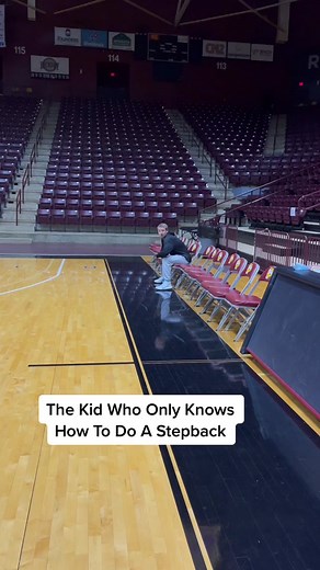 Once you learn the stepback, you can’t stop😂 #AFairShotWithBlock #basketballtraining #ballislife #xyzabc #aau #hsbasketball #athletes #marchmadness #collegeball