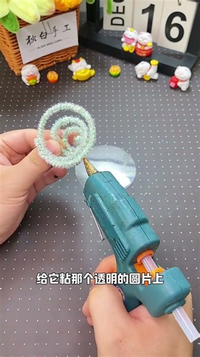 Rotating Christmas Tree (Fan submission) Twisty Stick tutorial is here The method is extre