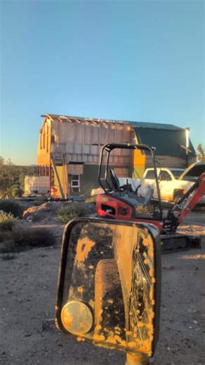 EBP Wonderful morning beautiful view. Come visit us. hotel 6 Earthship building is almost done.