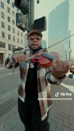 Celebrating Love Day with Beautiful Violin Music