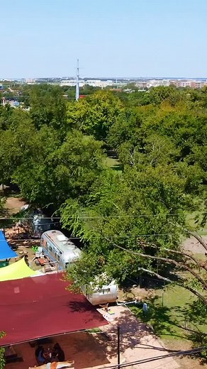 We now have the best Thai food in all of Leander, and you can find it right here at Wildfire Park! Come visit us Wednesday and Thursday from 5 PM, and on weekends starting at 11 AM. Don’t hesitate to stop by and discover all the amazing flavors and dishes they have to offer. You’re going to love it! 🍜✨🔥 | Wildfire Park