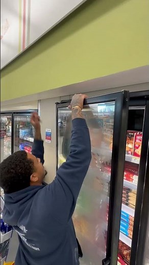 How to remove a walk in freezer door..full video out now