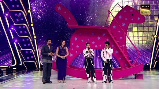 Yuzi-Dhanashree ka dance se dil ka connection hai kaafi strong! 💕 Dekhiye #JhalakDikhhlaJaa, aaj raat 9:30 baje sirf #SonyEntertainmentTelevision par. #MalaikaArora #FarahKhan Arshad Warsi Rithvik Dhanjani Gauahar Khan #YuziChahal Dhanashree Verma #JhalakDikhhlaJaaOnSonyTV | Sony Entertainment Television