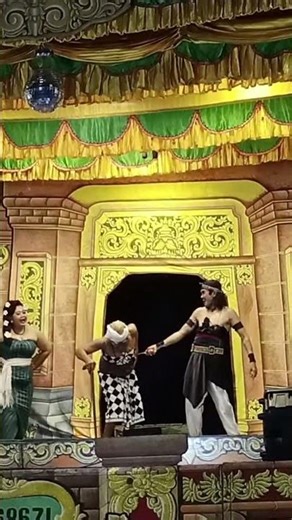 made tantre menghunuskan keris ke resi parwayana