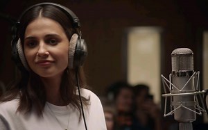 Naomi Scott - Speechless（Official Music Video）