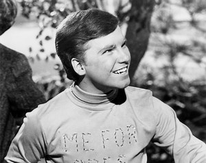 Iconic ‘60s Actor, With No. 1 Hit Song, Turns 79