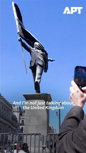 New Banksy Statue Appears in Central London, Quickly Attracts Public Attention | APT