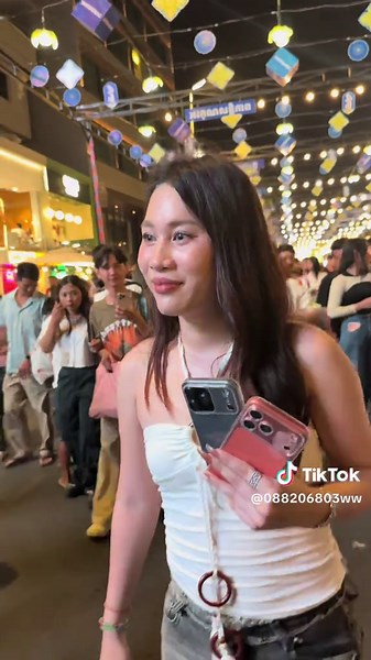 ស្អីជាខូសិន: ជួបរបស់ពិតនិងពិភាក្សាស្តីពីការថតវីឌីអូ