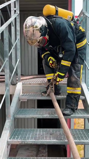 НАВЧАННЯ ЦЕ 1% ПРАКТИКА 99% ПОТУ#дснс #рятувальники #рятувальникиукраїни #лдубжд #україна🇺🇦 #героїбеззброї