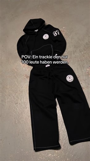 8ter märz 19:00. Schnell sein. #tracksuit #fürdich #trackie