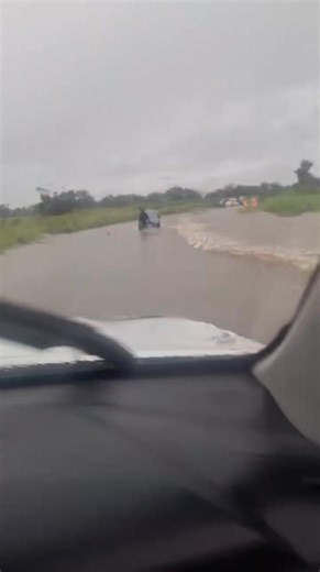 The High Commission of the Kingdom of Eswatini to Mozambique wishes to caution emaSwati who may be planning to travel to Maputo about road closures due to floods. Areas heavily affected by floods are the Boane road leading to Matola-Maputo. Please remain safe during this period of inclement weather. | Eswatini Government