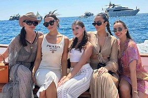 Kyle Richards Says Living with Daughters and Mauricio Umansky After Split Is 'Working for Now' But 'Can't Stay'