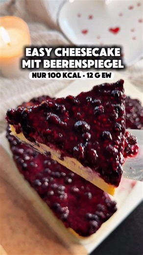 Stefanie Gartung-Deppner | Zum Rezept ⬇️⬇️⬇️ Cheesecake mit Beerenspiegel 😍😍😍 ✅ nur 1O0 Kcal pro Stück und 12 g EW ✅ einfach gemacht ✅ perfekt als Hauptmahlzeit... | Instagram