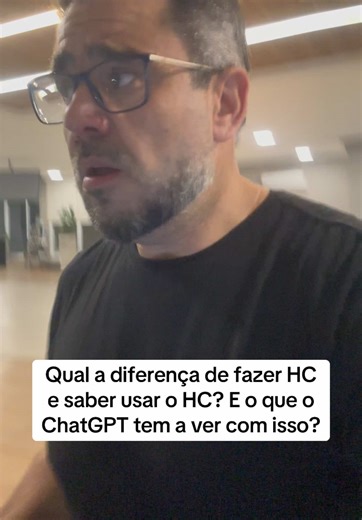 Me perguntaram esses dias: “Você não tem um prompt pronto de habeas corpus?” E aí eu percebi o que está acontecendo. Antes pediam modelo. Agora pedem prompt. Mudou o nome… mas a mentalidade continua a mesma. É igual execução de pena. Você muda de cidade… mas a execução vai junto. Troca o lugar… mas o regime continua. Não adianta mudar o endereço se o padrão é o mesmo. E na prática, é isso que acontece. A pessoa segue tudo. Copia estrutura. Replica argumento. E acha que resolveu. Mas no final… o 