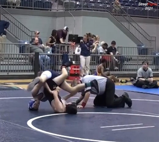 4.5K views · 42 reactions | Understand what's going on ❓❓ Referee knockouts and atacks on boxer  | Elena Bates | Facebook