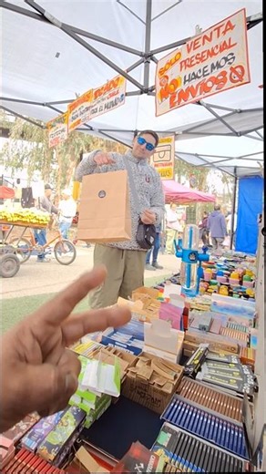 #pipelillo1 #donde #están #los #mejores #papelillos #ferialacaro #loespejo #santiago #chile #gravity