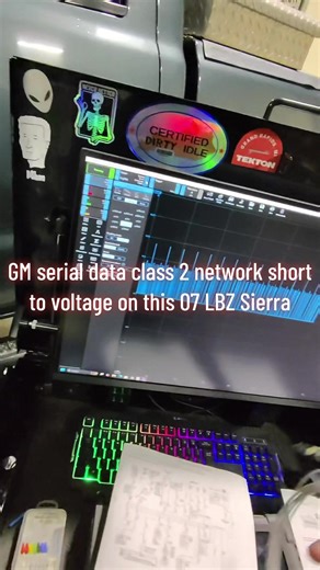 Troubleshooting a electrical problem on this ‘07 LBZ Sierra. Class 2 serial data intermittent issue #automotive #diagnostics