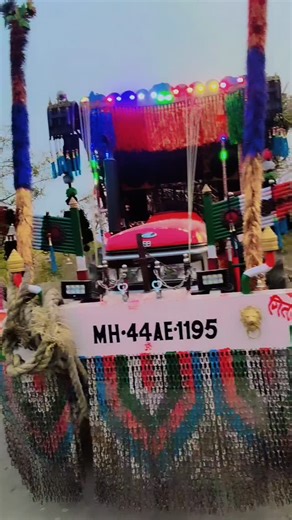 Vishal Chavan on Instagram: "😂 पडत पडत वाचली 😂"