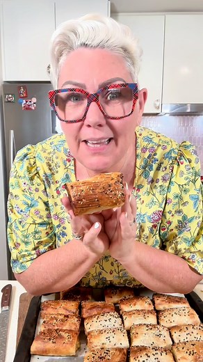 Stephanie Joy de Sousa | 🥕 Veggie-Packed Curry Chicken Sausage Rolls You’ll Love! 🥕 Comment "RECIPE" and I'll send it to you in a message. Hey foodies! ✨ Ready to... | Instagram