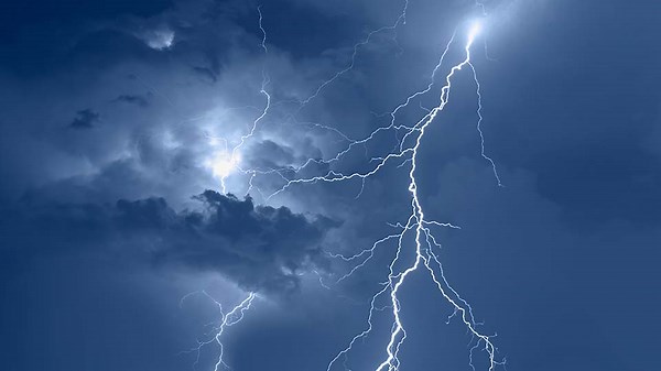 How to calculate how far away lighting is with the 5 second rule