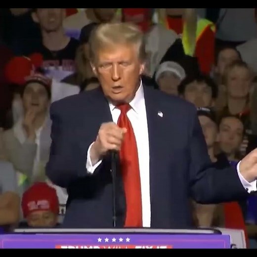 Trump simulates oral sex with microphone during rally