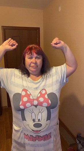 Minnie Mouse Graphic Tee Arm Movement Routine