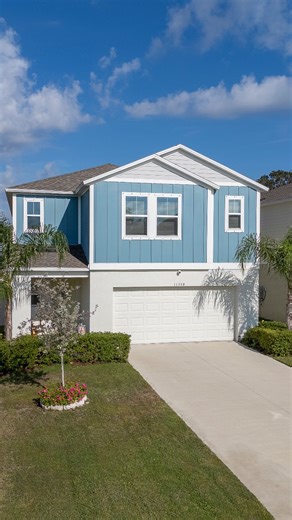 ✨ THIS is the one buyers stop scrolling for. ✨ 📍 11338 Brook Edge Ave | Riverview, FL 33569 Welcome to the home that outshines every new build on the market — a 2023 Casa Fresca “Indigo” masterpiece in the highly sought-after Bell Creek Landing community. 🏡💫 From the moment you step inside, it’s giving modern luxury everyday comfort: ✔️ 5 spacious bedrooms ✔️ 3 full bathrooms ✔️ Versatile upstairs loft ✔️ Fully fenced oversized backyard 🌿 ✔️ Move-in ready & virtually staged to inspire 🔥 The