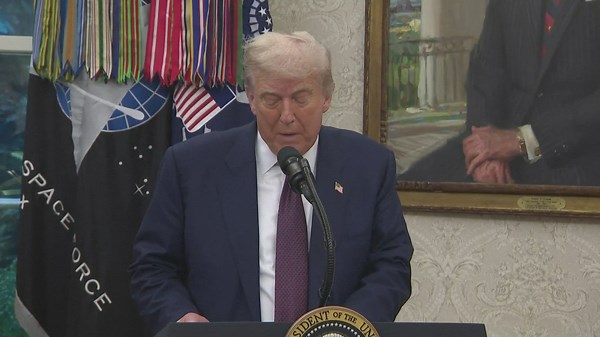 Tim Cook’s One-of-a-Kind 24K Gold Gift to Trump Revealed at Oval Office