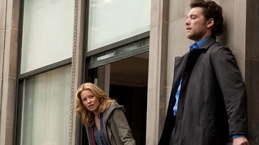 A police psychologist works to talk down an ex-con who is threatening to jump off a Manhattan hotel as the biggest diamond heist ever committed is happening. Elizabeth Banks and Sam Worthington star in Man on a Ledge. Now on Netflix. | Netflix