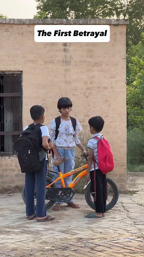 Gramin kids | Class me top karne ke tarike 📚 [ kids , study , monitor , friendship , games , exams , school , childhood ] #thegraminkids #funny... | Instagram