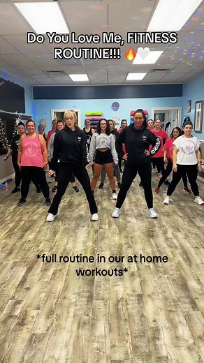 Bev & Hailys Beat Boxing Fitness on Instagram: "Do You Love Me?! Dance Fitness Routineee!!! 🔥🩷🩷 *full workouts & routines with us through the #beatboxingfitness app on the app store* #dancefitness #music #weightloss #fitness #athomeworkout"