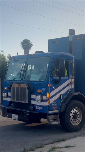 Republic Services Rear Loader Passes By #garbagetruck #truck #republicservices
