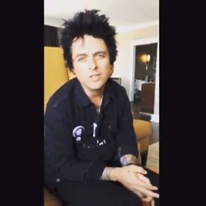 43K views · 528 reactions | Green Day no podía olvidar a sus fans mexicanos con este último disco...Después de una larga espera, en verdad muy larga, Billie Joe Armstrong anuncia que pronto visitarán la ciudad de México y Monterrey. Señoras y Señores, esta es una excelente noticia. | Restart | Facebook