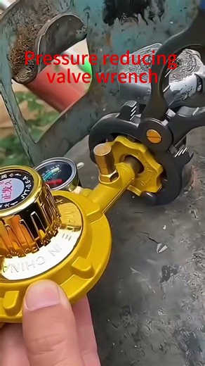 Hardware tool accessories Pressure reducing valve wrench