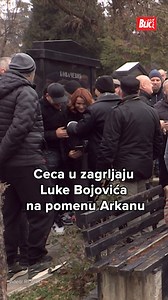 Ceca u zagrljaju sa Lukom Bojovićem na Arkanovom pomenu #lukabojovic #ceca #arkan #pomen #groblje #beograd | Blic