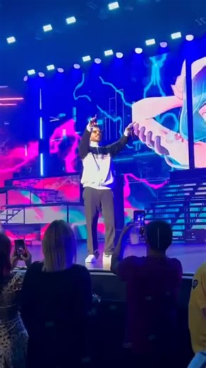 ASTA ABAJO RAUW ASTA ABAJO ...🦊🔥#rauwalejandro #rarauw #rauw #concierto #viral