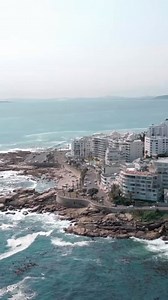 ✨ Experience Luxury Living in Bantry Bay ✨ Looking for a getaway that combines elegance, comfort, and breathtaking views? 🌊🏡 Discover this 4-floor villa in Bantry Bay, Cape Town - a true gem for those seeking a luxurious escape. 🛏️ 3 Bedrooms 🛁 4 Bathrooms 👥 Sleeps 6 Guests Whether you’re planning a romantic retreat, a family vacation, or a friends’ getaway, this villa offers the perfect setting. 🌴✨ 📍 Location: Bantry Bay, Cape Town 🔗 Book Now: https://vacationist.co.za/property/849-4-fl