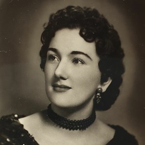 Emina Zečaj - Zove majka pašu Sokoliju lyrics