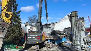 Demolition of the Gano Street off-ramp is progressing on schedule this week, as we continue demolishing the remaining span over the Seekonk River. | Rhode Island Department of Transportation