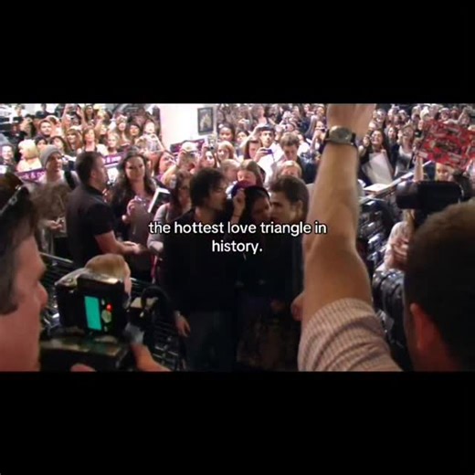 looksmaxxings on Instagram: "Smallville is an American superhero television series that originally aired from 2001 to 2011. The show is based on DC Comics’ Superman, but instead of focusing on Superman as a hero, it tells the origin story of Clark Kent before he becomes Superman. The series follows Clark Kent, a teenage boy living in the small town of Smallville, Kansas, who discovers his alien origins from the planet Krypton and slowly learns to control his superhuman abilities. As Clark grows